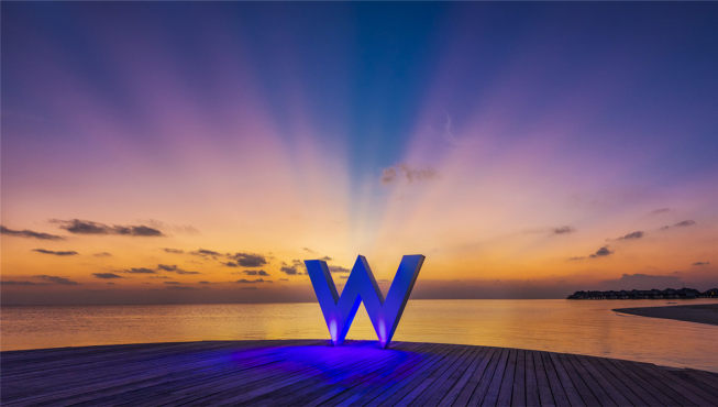 马尔代夫W水疗度假酒店地处北阿里环礁中心，坐落于宁静优美的Fesdu岛上。