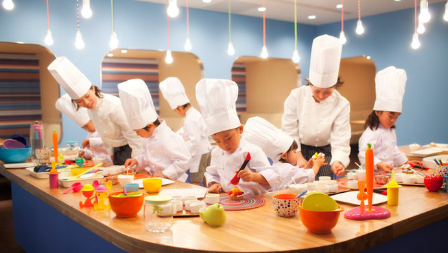 度假村里有许多DIY课程和厨艺体验课，小朋友们从中得到的欢乐将是美好的回忆。