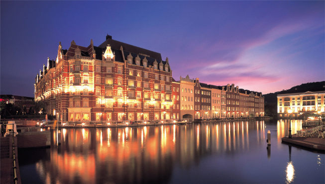 主题公园内的豪斯登堡欧洲酒店为古典风格。