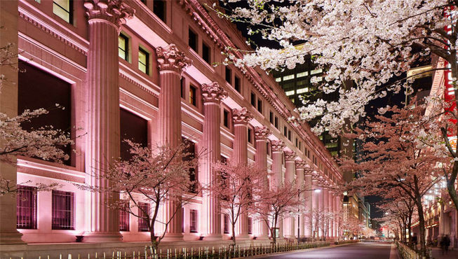 东京文华东方酒店坐落于日本桥地区中心地带，是城中历史文化汇集之地。