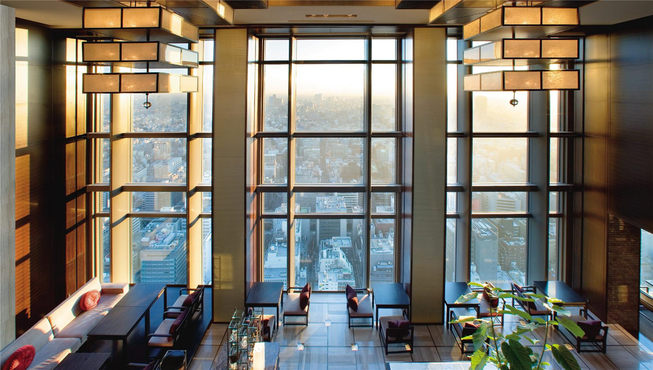 文华东方可能是东京高空中最为宁静的一处，酒店157间客房和21间套房坐拥大都会的繁华景致。