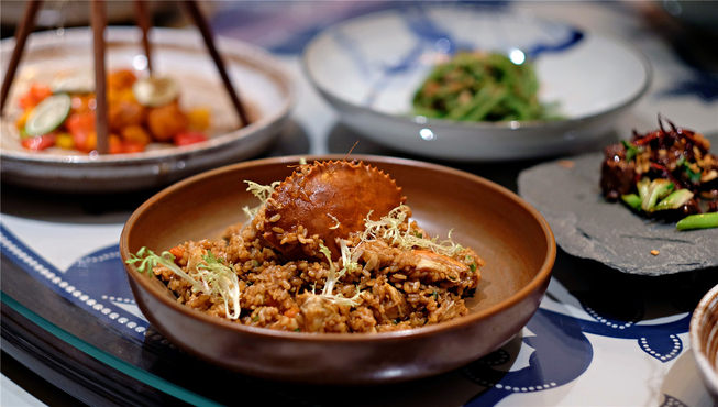 东京文华东方多达九家餐厅，其中三个已经赢得了自己的米其林星级。