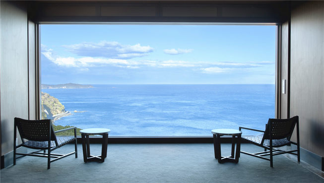 隶属伊豆山温泉区的世家也是一家面朝相模湾的度假型温泉旅馆。