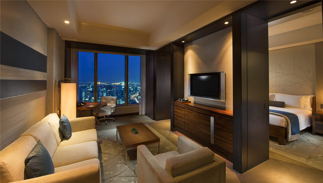 身处酒店即可欣赏东京湾令人震撼的天际线。