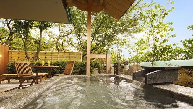 您可体验到日式旅馆风情的各式房型，且部分房型还附天然露天温泉浴池或观景浴池。