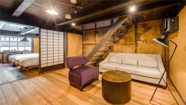 客房内配备高品质床品及备品。