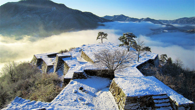 雪后的竹田城跡拥有另一种不同的美。