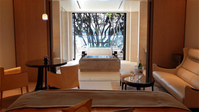 贤岛HIRAMATSU酒店既坐拥英虞湾壮丽美景，又拥有绝佳的地理位置，是理想的休闲度假之选。