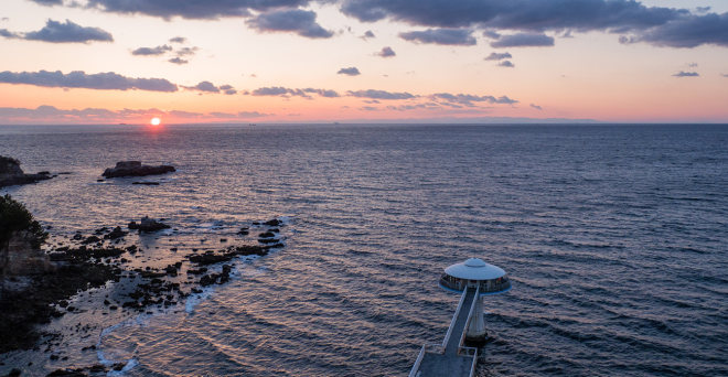 从酒店可俯瞰白滨海岸，在房间内就可以欣赏到太平洋的绝美夕阳。