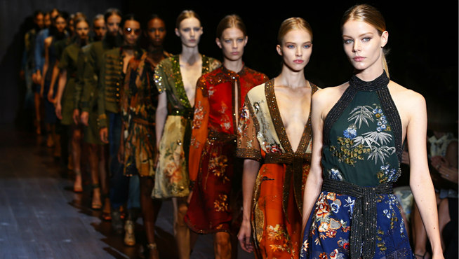 四大时装周之一的米兰时装周汇聚全球顶尖设计师品牌，是全球潮流的风向标。