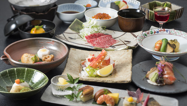旅馆内采用四时新鲜食材烹饪小樽特色食物以慰藉您旅途的劳累。