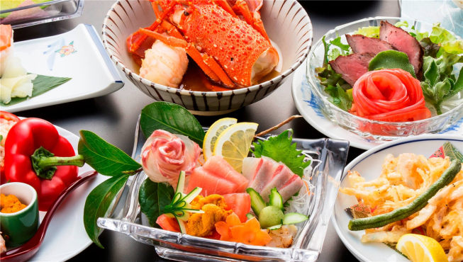 您可以来此享用以富山县产时令食材和富山湾精选新鲜海产入馔的色味俱佳之作。
