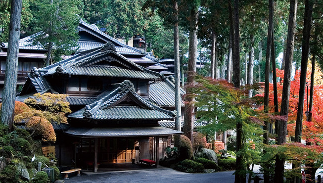 建于1931年的汤之岛馆曾接待过昭和天皇与现任明仁天皇。