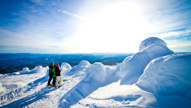 惠斯勒位于温哥华以北120余公里,是世界著名的滑雪胜地。