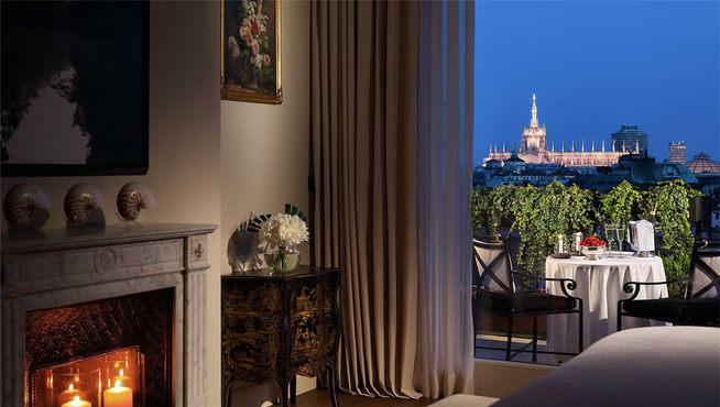 身处客房即可俯瞰城市街景或米兰大教堂。