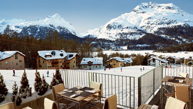 无需踏出Nira Alpina，宾客就能在15分钟内达到滑雪场的至高点。
