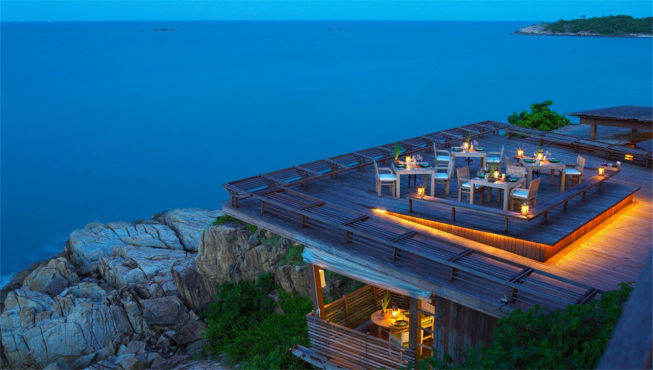 岩上餐厅—面对着无敌海景用餐，世上还有比这更奢侈的么？