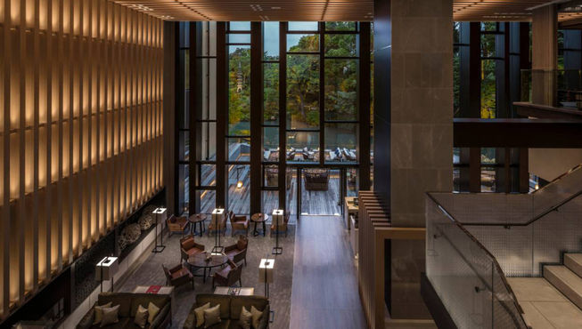 现代简约而不失沉稳的风格，勾勒出京都四季酒店的独特风味。