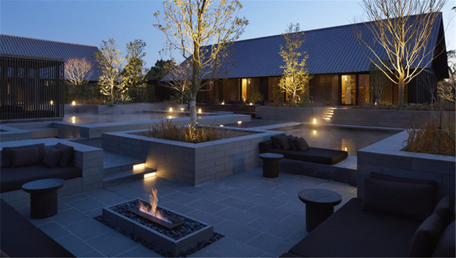 作为安缦的首个温泉度假村，日本古老的矿物温泉传统在此得以完美延续。

