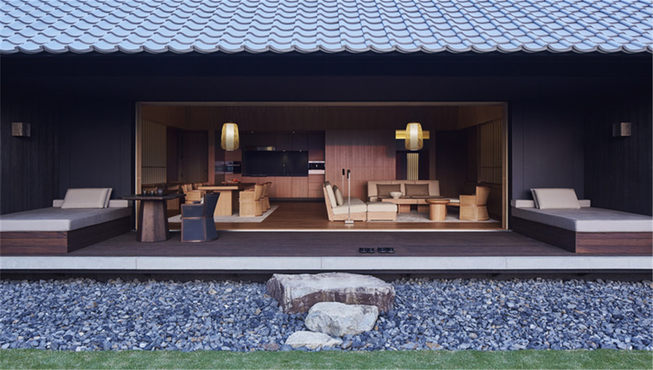 身负当地丰富内蕴的酒店将经典日式旅店的审美传统融入设计，为客人提供了一个浑然天成的隐逸之地。

