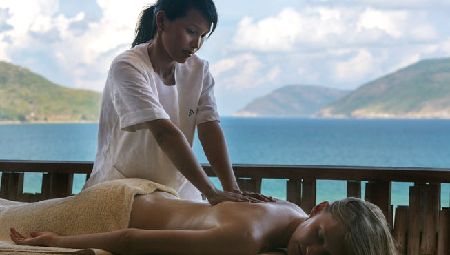 第六感水疗提供多种治疗供您选择，将您从狂躁世界和压力中恢复解脱出来。