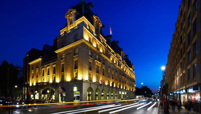 自1906年起，伦敦丽兹酒店就作为酒店行业的标杆而存在，成为顶级奢华酒店的代名词。

