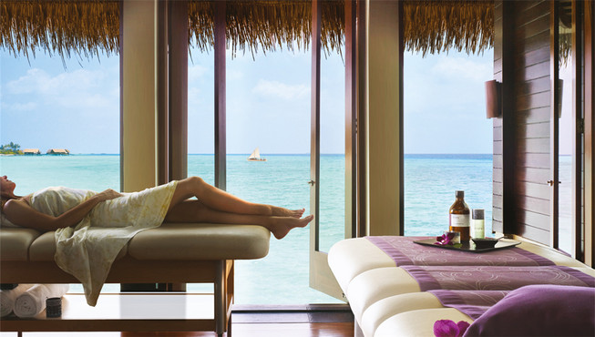 酒店与屡获殊荣的国际水疗集团ESPA共同打造的水疗融合东西方疗法之精粹，为您量身定制奢华的护理疗程，实现真正的放松、恢复和提升。