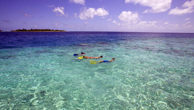 拉姆度假村远离尘嚣，原生态的环境更适合浮潜等活动。