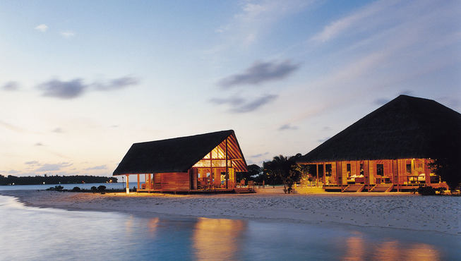 “Ufaa”餐厅提供三餐，多样的用餐形式可满足不同客人的需求。