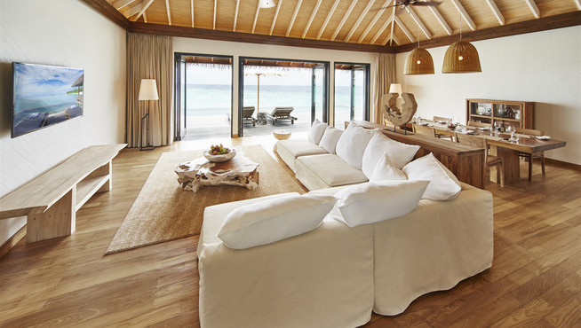 房间的室内设计由日本设计师Koichiro lkebuchi主持，风格保持了COMO的经典简约特色。