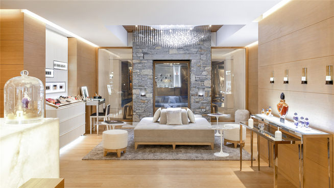 与知名品牌娇兰合作的白马水疗专门迎合当地的高海拔与寒冷天气，让客人在冬季运动后重焕活力。