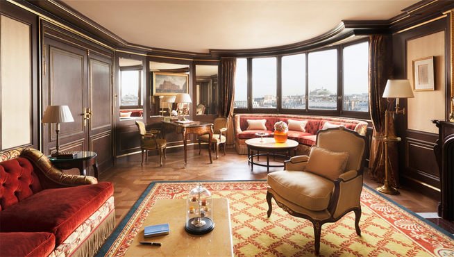 华丽归来的丽兹酒店秉承“修旧如旧”的原则，力图重现19世纪法国贵族的奢华情调。