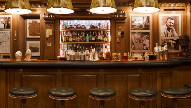 藏酒量高达3.5万种，甚至还有世界上最昂贵的鸡尾酒辛德卡。