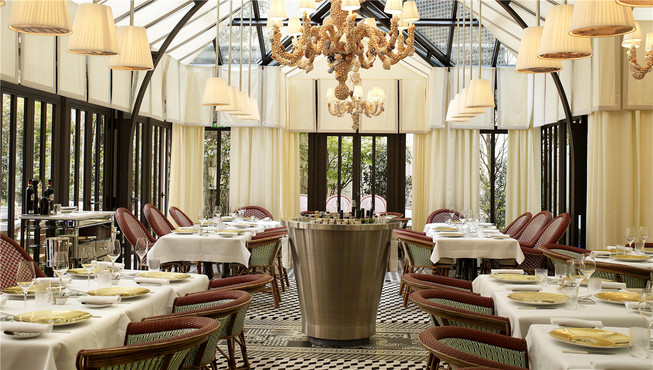 米其林一星餐厅Il Carpaccio采用意大利超新鲜产品和传统配方，还有大厨Roberto Rispoli严格把关。