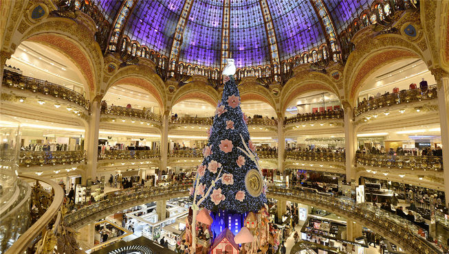 在老佛爷百货公司里任性购物也是非同一般的体验。