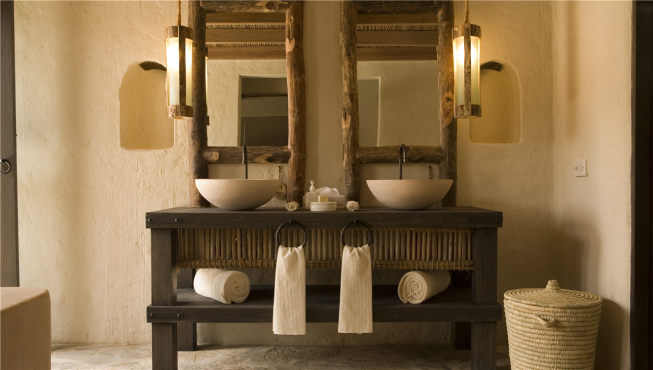 浴室也同样充满了阿曼式的异域风情。