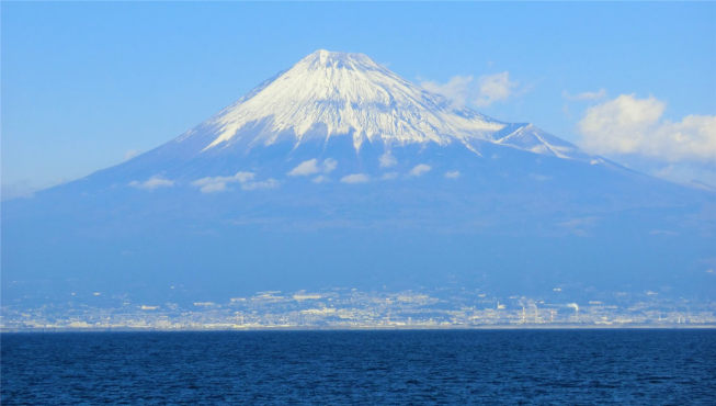 地处静冈县南端的伊豆半岛可是日本知名度假胜地。