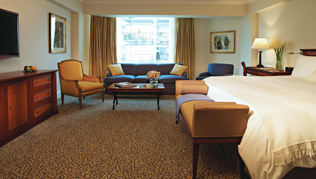 酒店客房--高档舒适的酒店家俬，提供独特的城市景观。