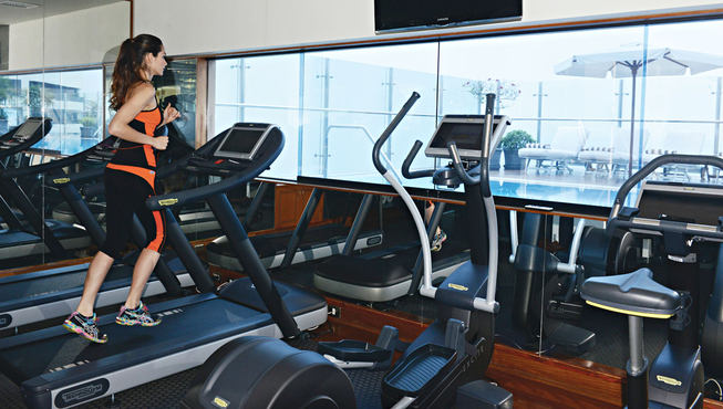 酒店健身房--提供各种专业的健身器材，满足您对健身锻炼的需求。