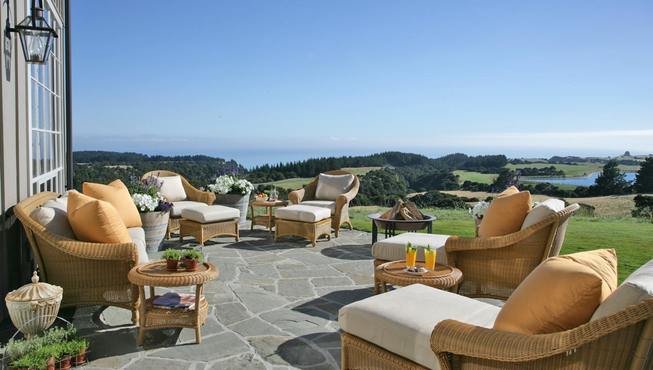 四卧室主人木屋——户外的理疗池及石头露台更让你尽享非一般的舒适。