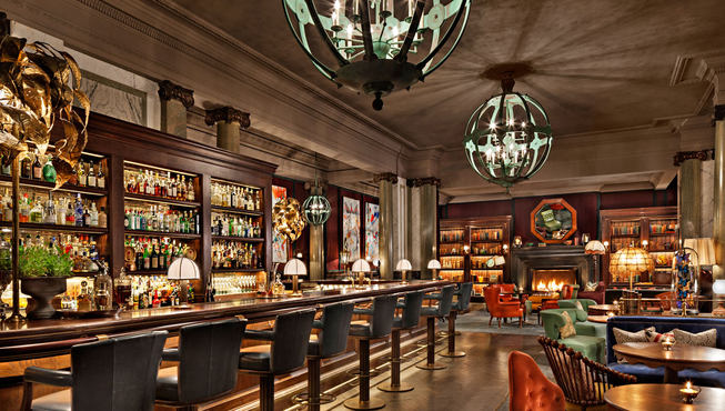 斯卡夫酒吧充满伦敦绅士俱乐部的气氛。