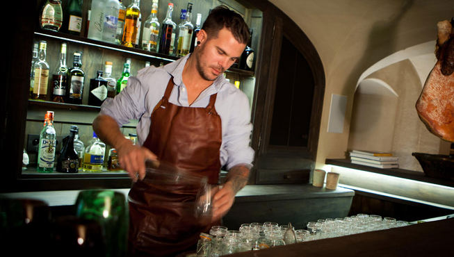 酒吧是相遇、放松和发现的地方。