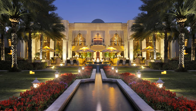 酒店外观——似真似幻，仿若3D电影的场景走入现实。