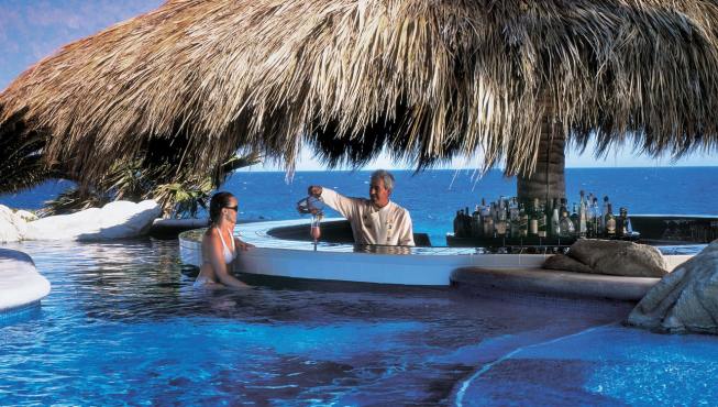 Vista pool——气氛恬淡，可以舒舒服服地享受墨西哥灿烂的阳光。