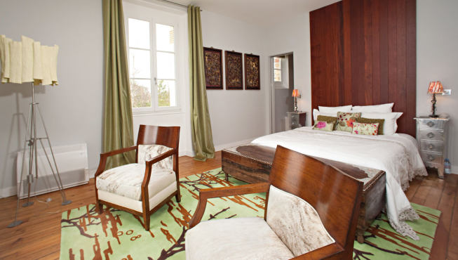 酒店房间，温馨舒适的家居装饰。