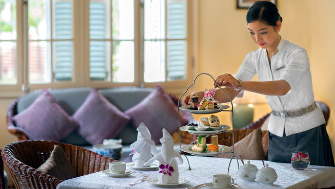 在中南半岛最优雅的餐厅之一尽情享用最精致的法式和高棉美食，行政总厨的品尝菜单可让您在一道菜中品尝到多种美食