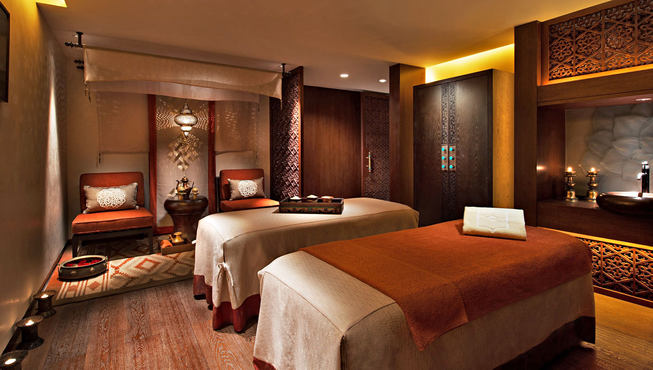 香格里拉CHI水疗，宾客可在此尽情放松，享受特色按摩、面部美容和多种养生疗法。