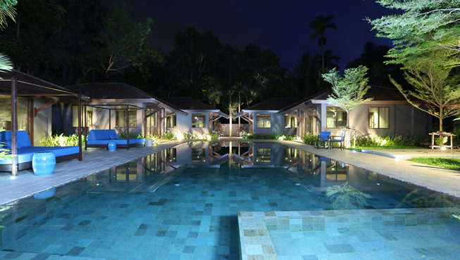 宽敞的泳池和热带的宜人风情 让您在丛林中潇洒畅游
