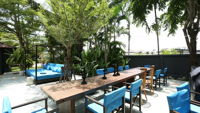 与亲朋好友在热带迷人的丛林小岛上来一次热情的长桌party吧
