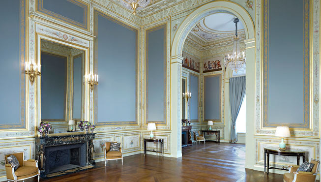 酒店将历史建筑保存的非常完好，客人身处其中彷如游走在黄金时代的巴黎皇宫。